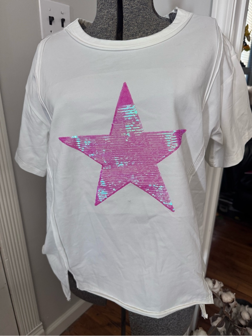 Women’s Jodifl White Tee with Pink Sequin Star size Small
